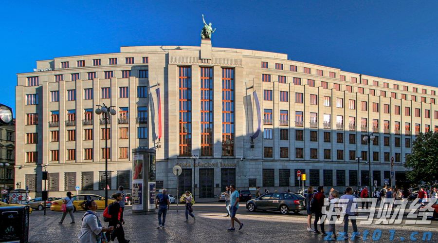 市场监管总局：选购婴配乳粉牢记“四要两不要”